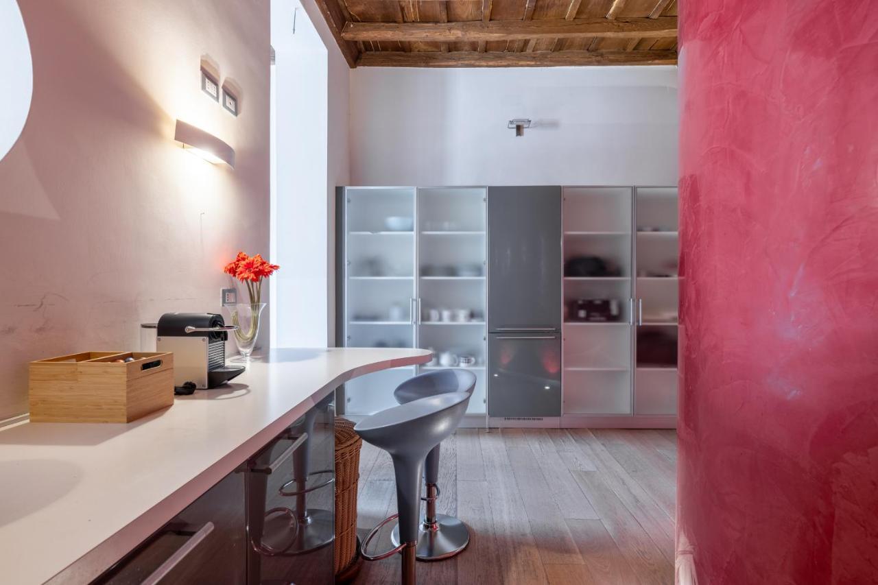 Modern In Campo De Fiori Apartamento